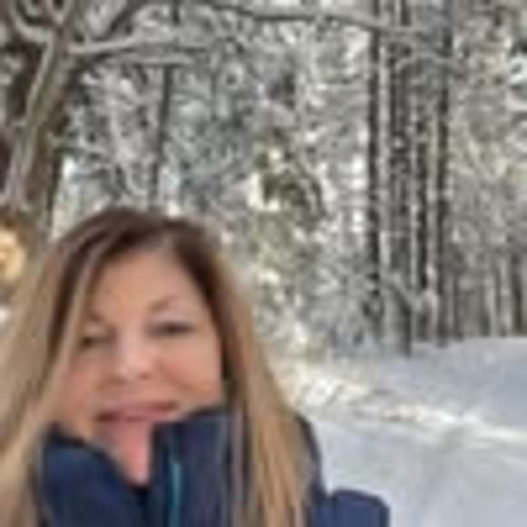 Meet your Posher, Christyne - Picture 1 of 1